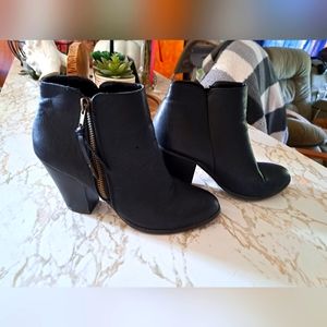 Women's heeled boots